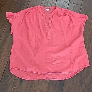 Crown & Ivy Coral Seersucker V-neck Top with Cap Sleeves size XL